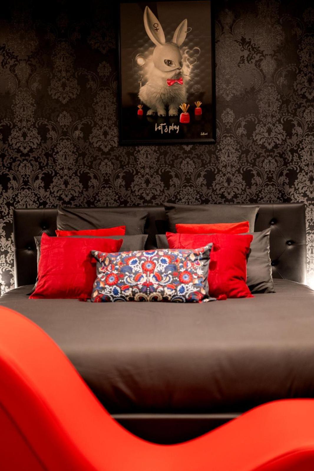 * Love Room Jacuzzi * Aubie-et-Espessas Exterior photo